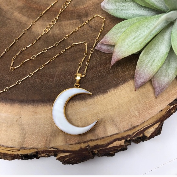 Estrella & Luna Jewelry - 🎀 18K Gold Boho Crescent Moon Necklace